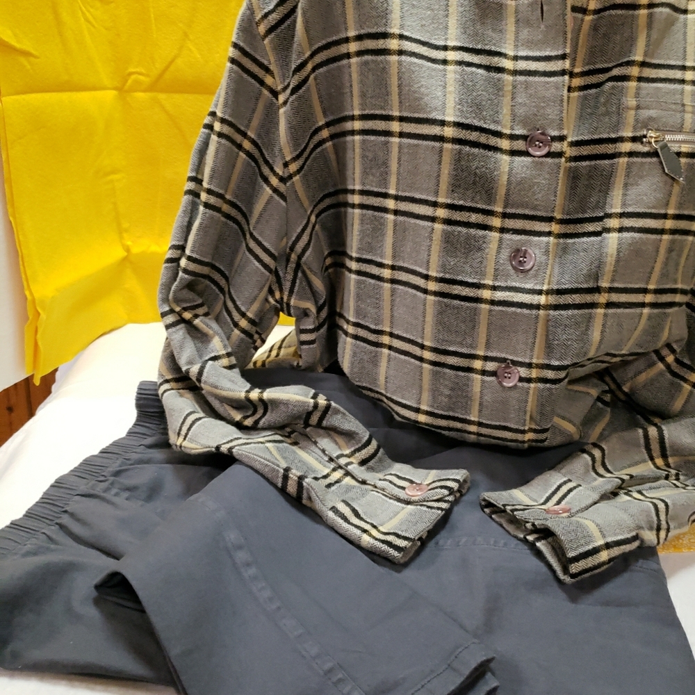 This is a 2 piece